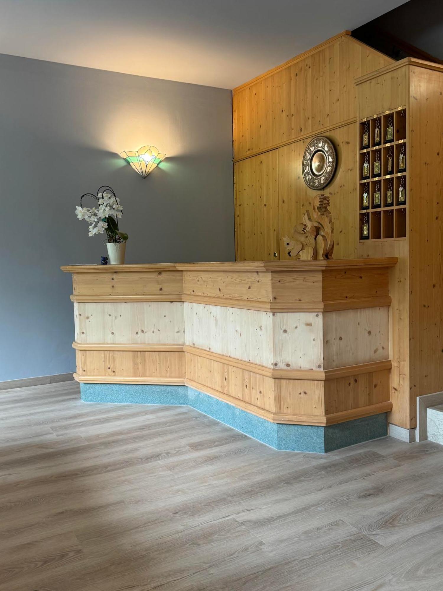 מדונה די קמפיליו Hotel Garni Norma מראה חיצוני תמונה